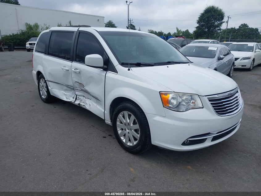 2016 CHRYSLER TOWN & COUNTRY — zdjęcie z aukcji