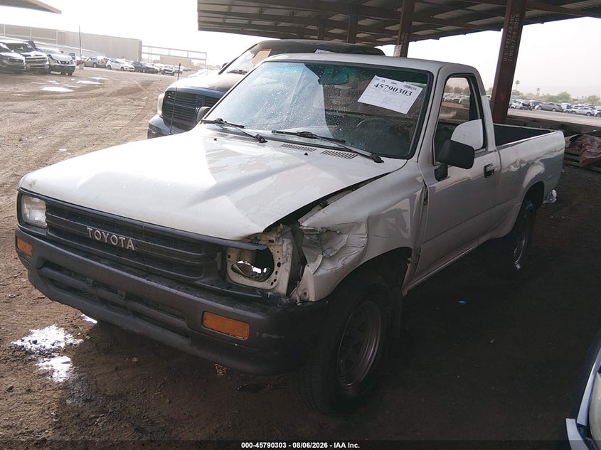 1991 Toyota Pickup, Left & Right Side, IAAI, VIN JT4RN81A3M5101931 — photo 2