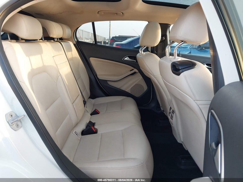 2016 MERCEDES-BENZ GLA 250 auction photo 8