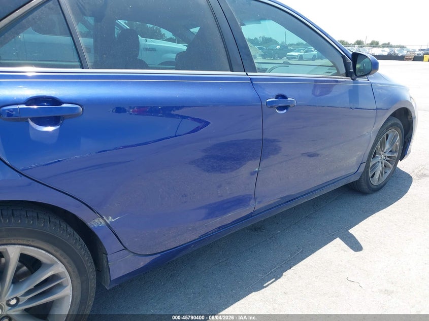TOYOTA CAMRY - zdjęcie 17