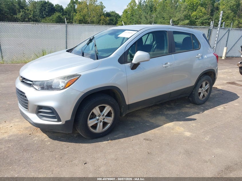 2017 CHEVROLET TRAX auction photo 2