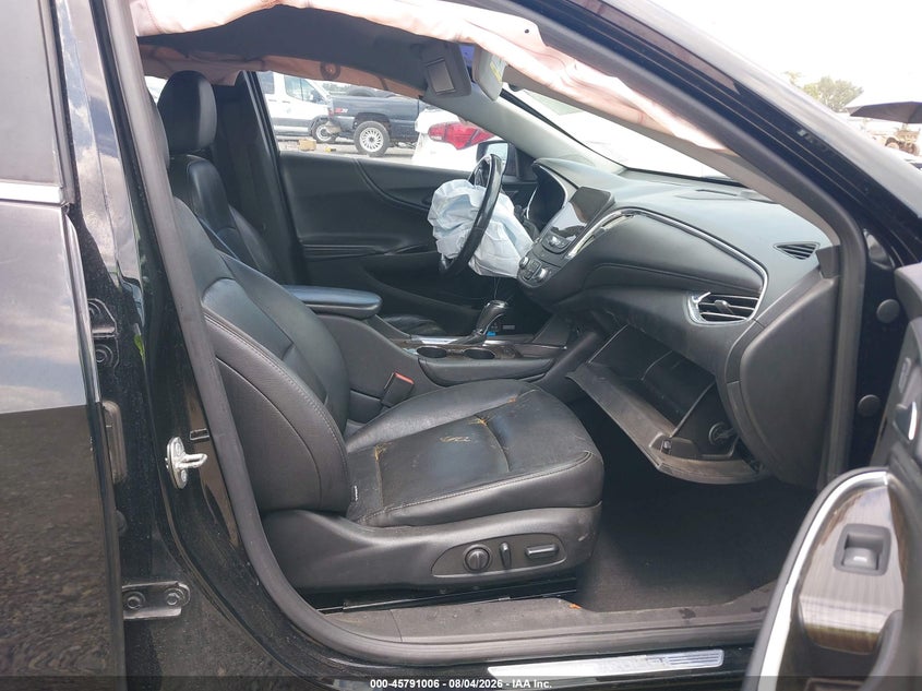 2017 CHEVROLET MALIBU auction photo 5