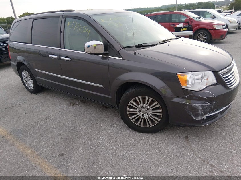 2015 CHRYSLER TOWN & COUNTRY auction photo 1