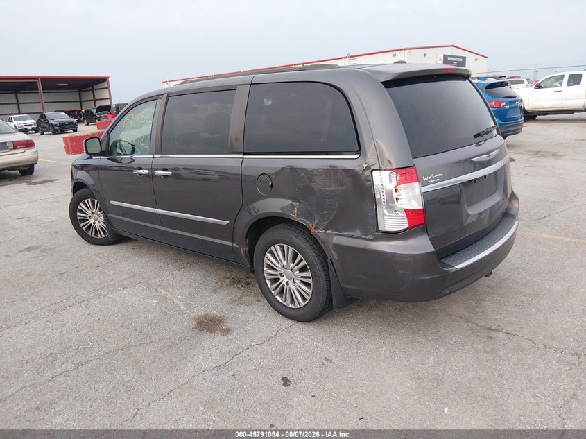 2015 CHRYSLER TOWN & COUNTRY auction photo 3