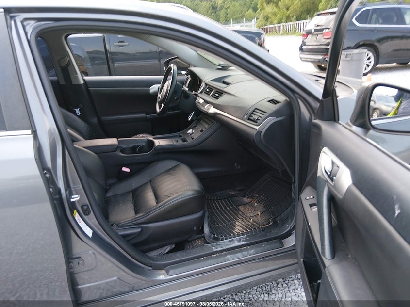 2012 LEXUS CT 200H auction photo 5