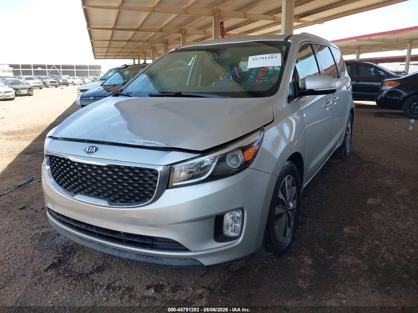 2015 KIA SEDONA auction photo 2