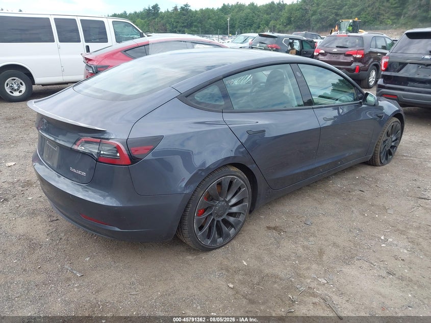 TESLA MODEL 3 - zdjęcie 4