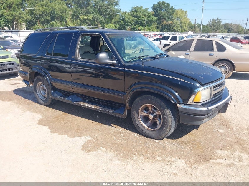1996 CHEVROLET BLAZER auction photo 1