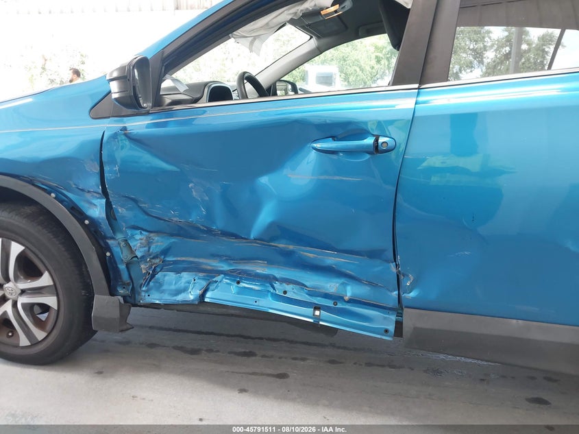 2018 TOYOTA RAV4 auction photo 6