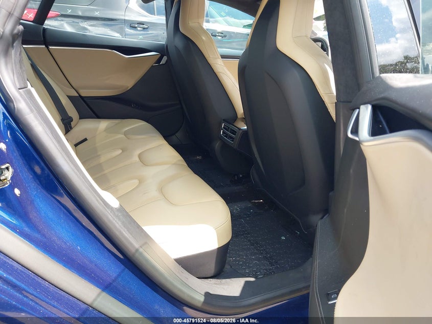 TESLA MODEL S - zdjęcie 8