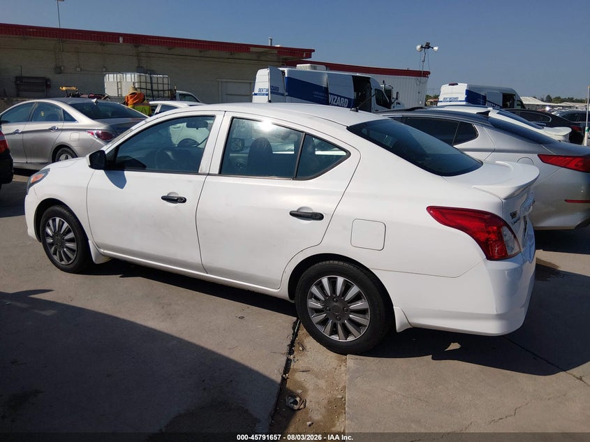 2017 NISSAN VERSA auction photo 3