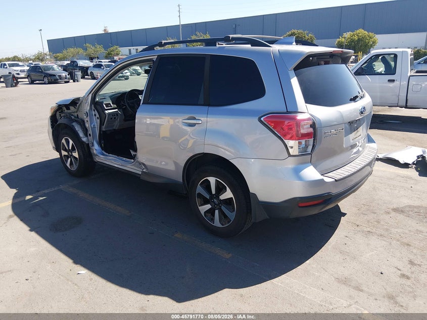 Vin: jf2sjaec8hh512392, lot: 46290601, subaru forester 2.5i premium 20173