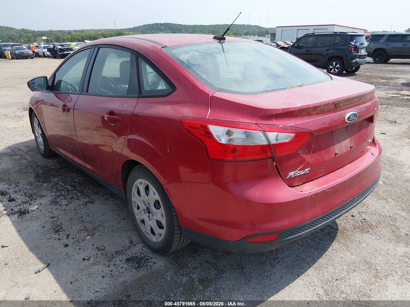 Vin: 1fahp3f2xcl262187, lot: 46290696, ford focus se 20123