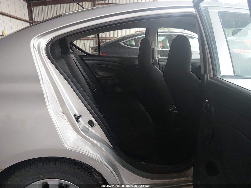 2016 NISSAN VERSA auction photo 8