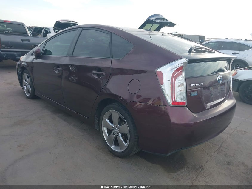 Vin: jtdkn3du4d5572027, lot: 46290750, toyota prius three se 20133