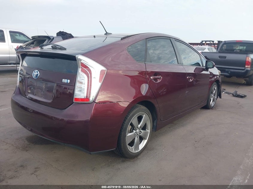 Vin: jtdkn3du4d5572027, lot: 46290750, toyota prius three se 20134