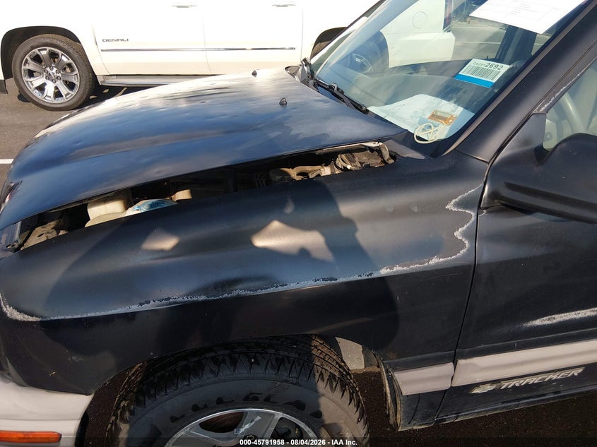 CHEVROLET TRACKER 2002 VIN 2CNBE13C726938220