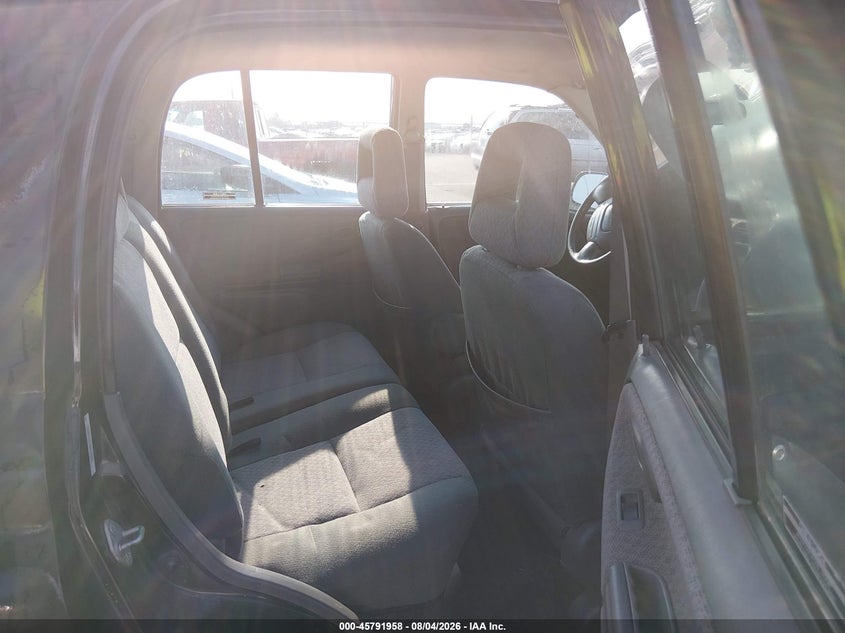 CHEVROLET TRACKER 2002 VIN 2CNBE13C726938220