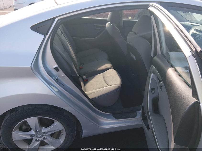 2013 HYUNDAI ELANTRA auction photo 8