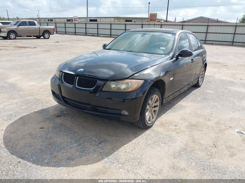 2007 BMW 3er, Normal Wear & Tear, IAAI, VIN WBAVA33587PV63985 — photo 2