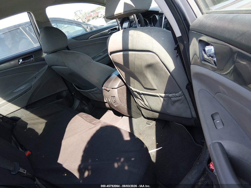 2012 HYUNDAI SONATA HYBRID auction photo 8