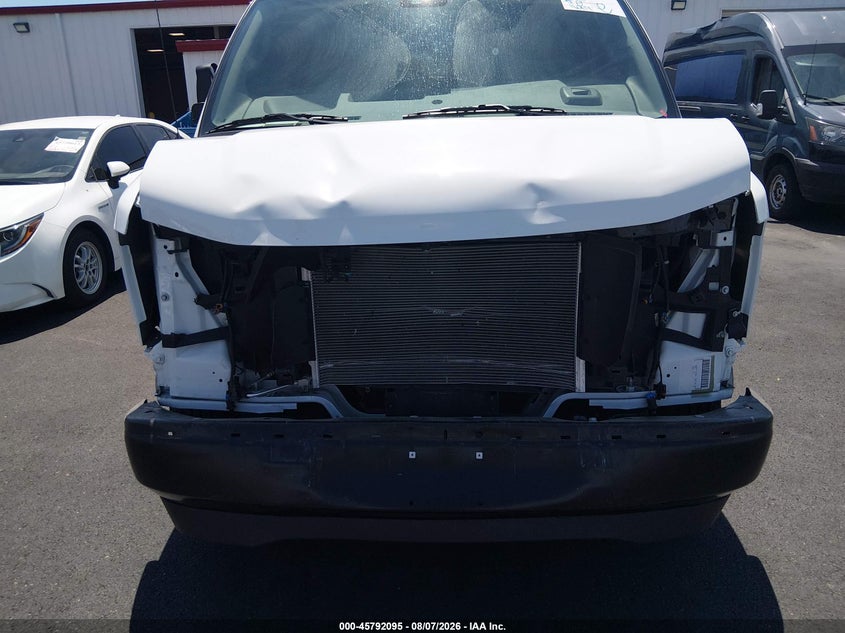 2025 GMC SAVANA CARGO auction photo 6