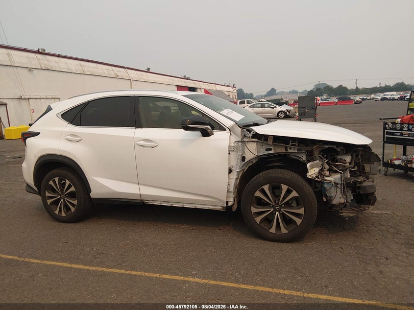 LEXUS NX 300 - zdjęcie 14