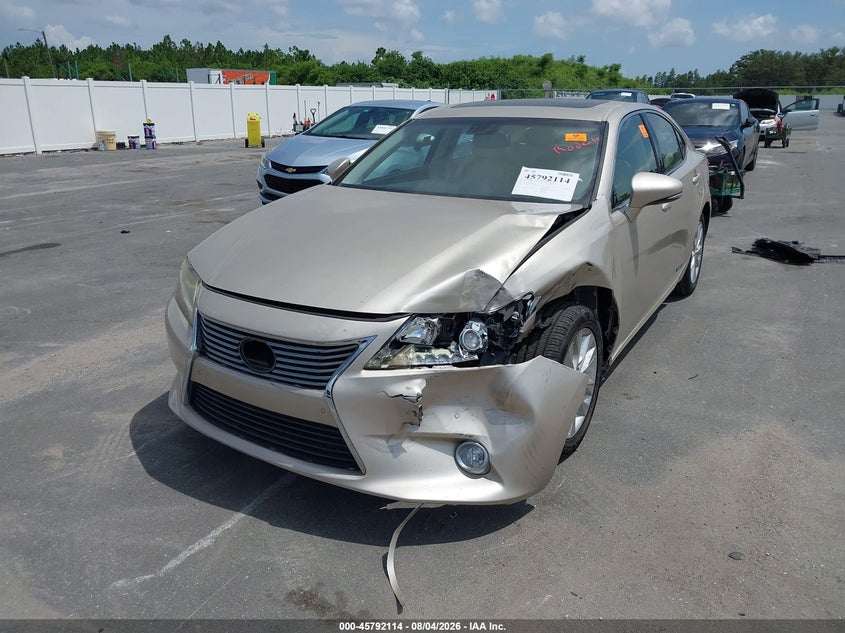 Vin: jthbw1ggxd2038358, lot: 46290945, lexus es 300h 20132