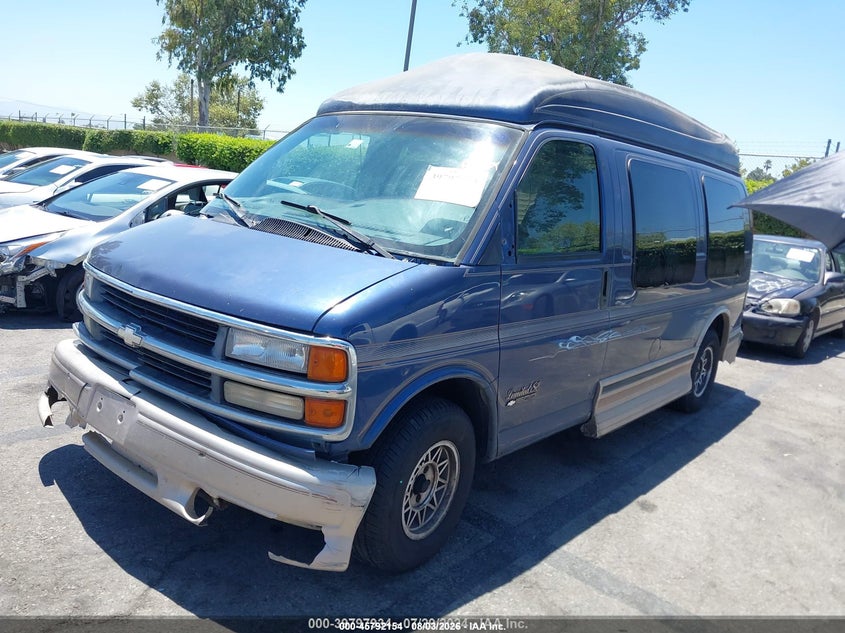 1997 Chevrolet Van, Перёд и зад, IAAI, VIN 1GBFG15RXV1059520 — фото 2
