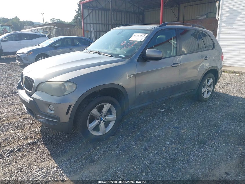 2009 BMW X5, Normal Wear & Tear, IAAI, VIN 5UXFE43549L271163 — photo 2