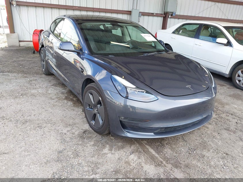 TESLA MODEL 3 - zdjęcie 1