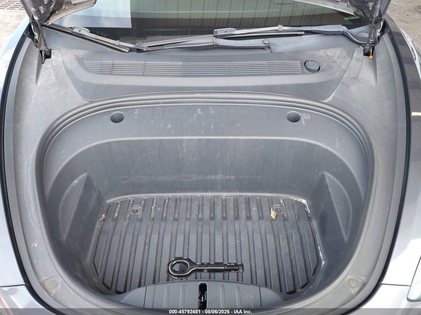 TESLA MODEL 3 - zdjęcie 10