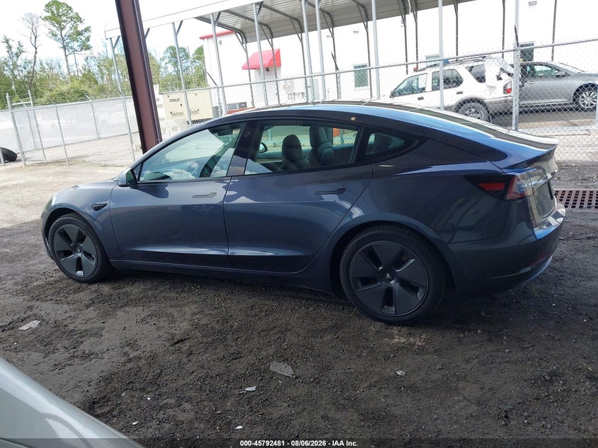 TESLA MODEL 3 - zdjęcie 14