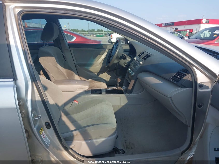 2009 TOYOTA CAMRY auction photo 5