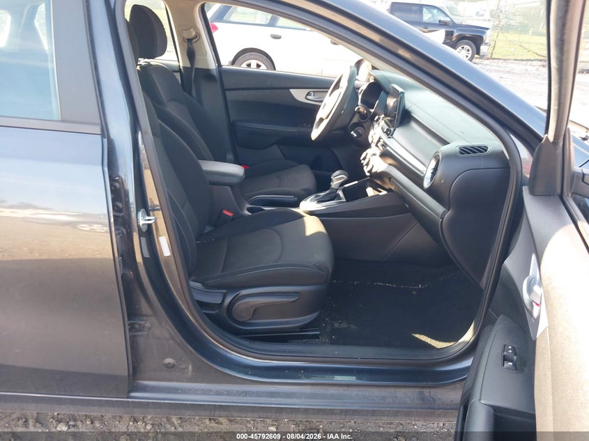 2022 KIA FORTE auction photo 5