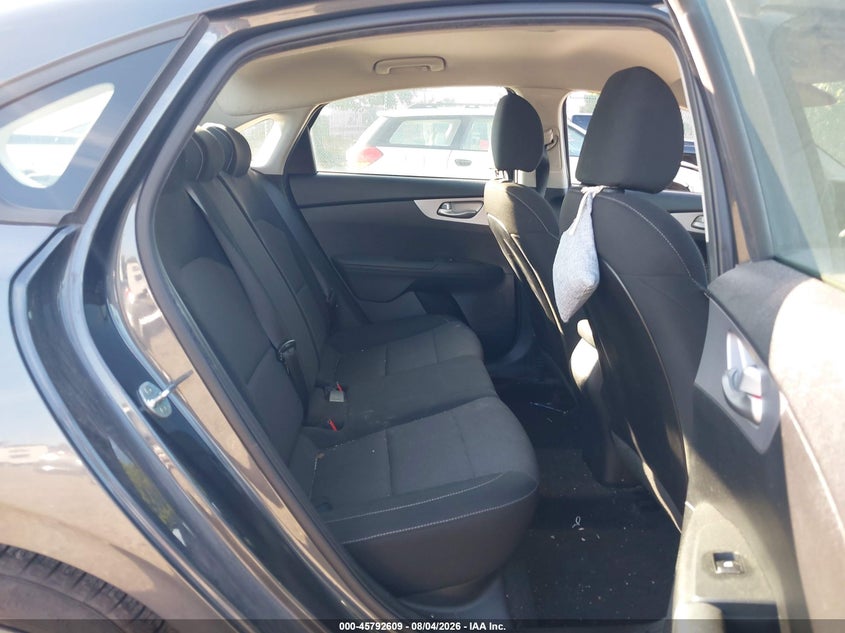 2022 KIA FORTE auction photo 8