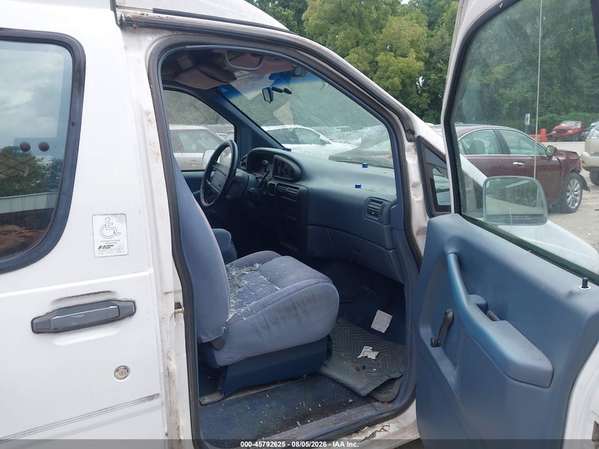 1994 FORD AEROSTAR auction photo 5