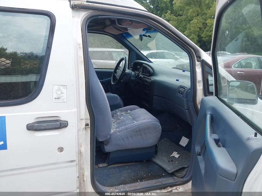 1994 FORD AEROSTAR auction photo 8