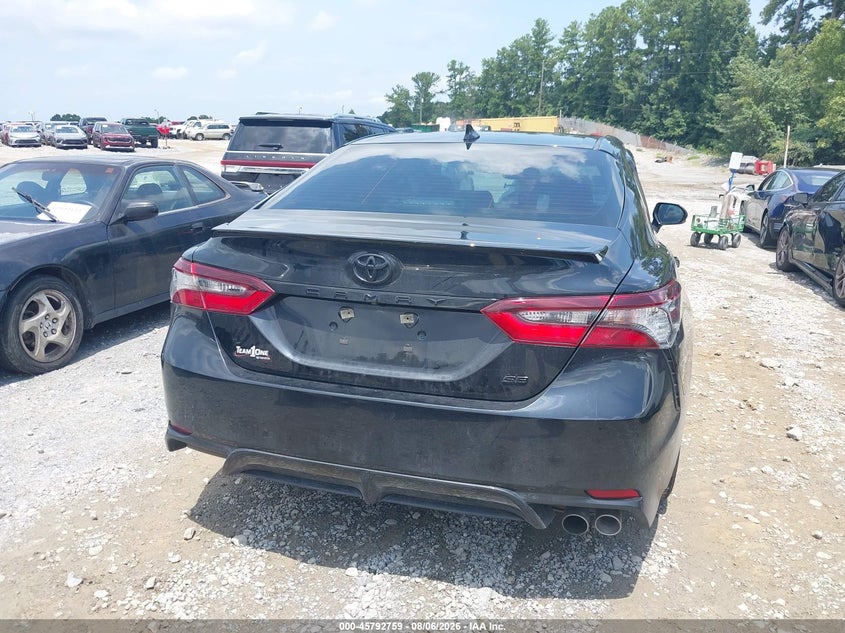 TOYOTA CAMRY - zdjęcie 16