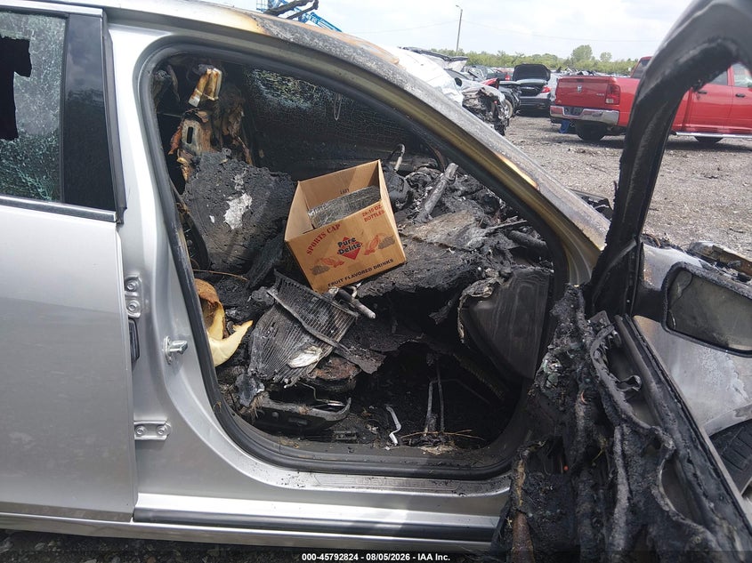 2014 CHEVROLET MALIBU auction photo 5
