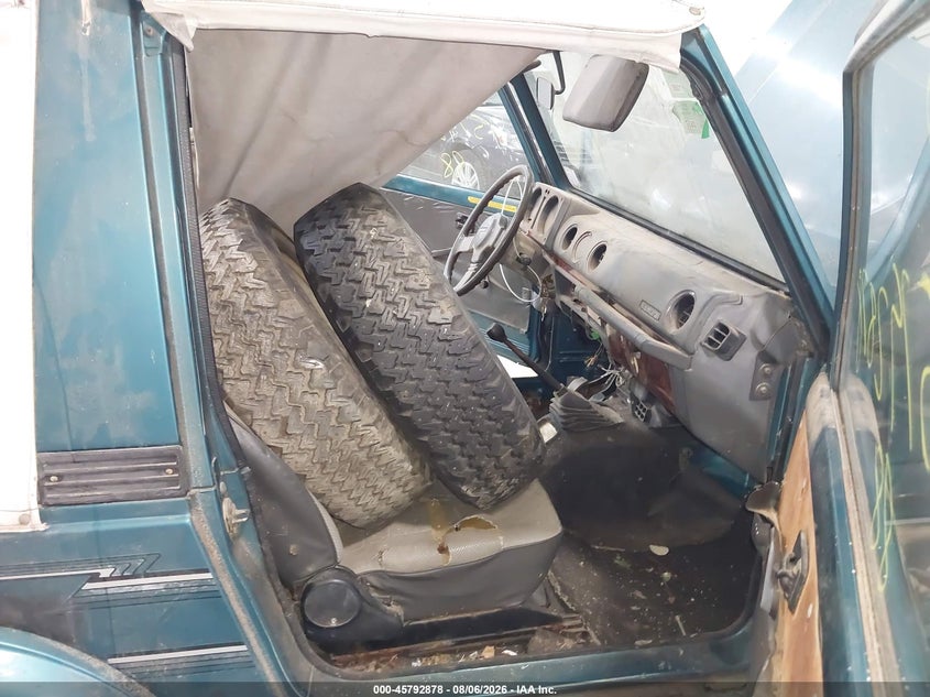 1988 SUZUKI SAMURAI auction photo 5
