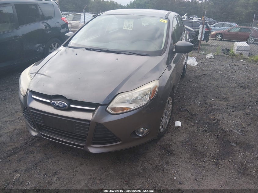 Vin: 1fahp3k2xcl124252, lot: 46291747, ford focus se 20122