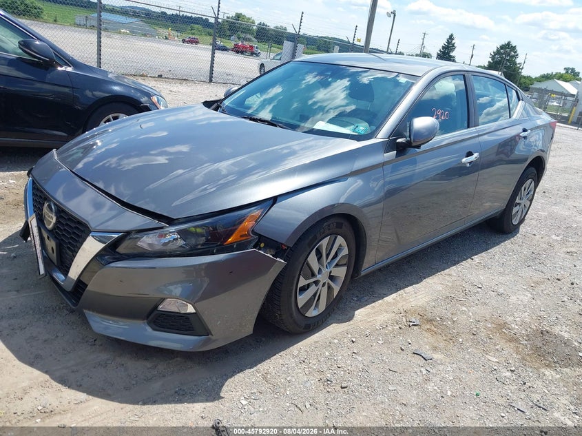 2022 Nissan Altima, Right Front, IAAI, VIN 1N4BL4BVXNN332074 — photo 2