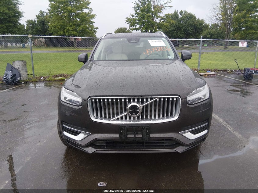 VOLVO XC90 PLUG-IN HYBRID - zdjęcie 12