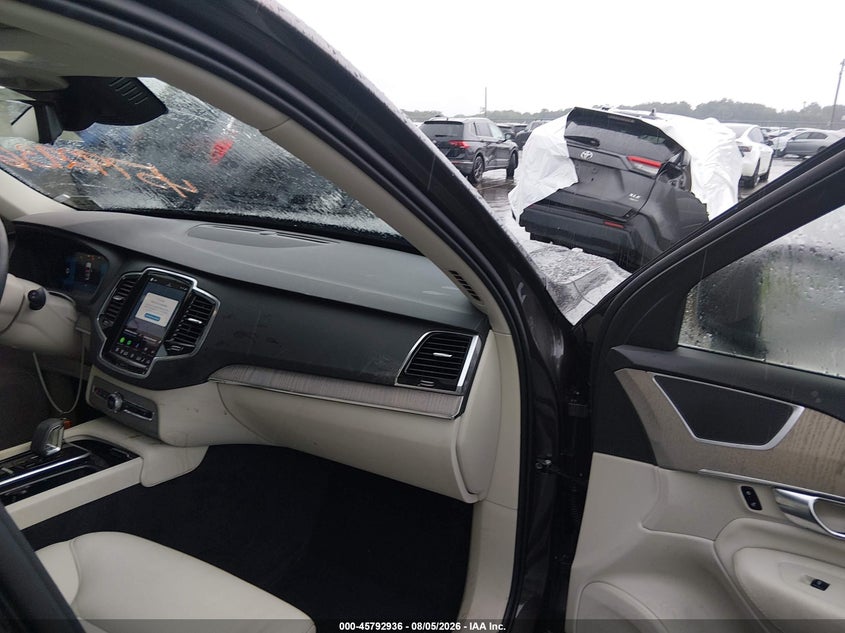 VOLVO XC90 PLUG-IN HYBRID - zdjęcie 5