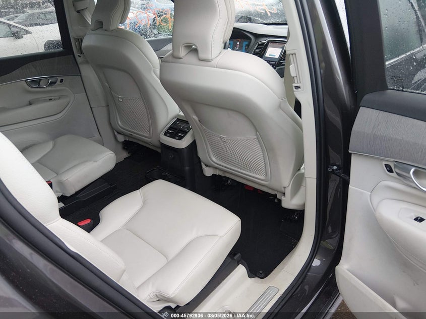 VOLVO XC90 PLUG-IN HYBRID - zdjęcie 8