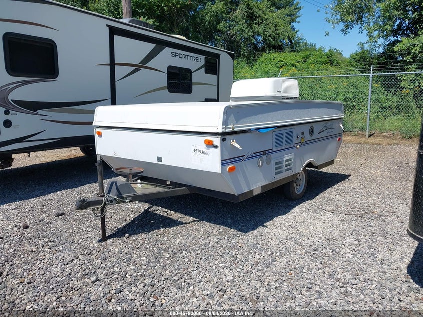 2001 FOREST RIVER FLAGSTAFF 176 LIMITE auction photo 2