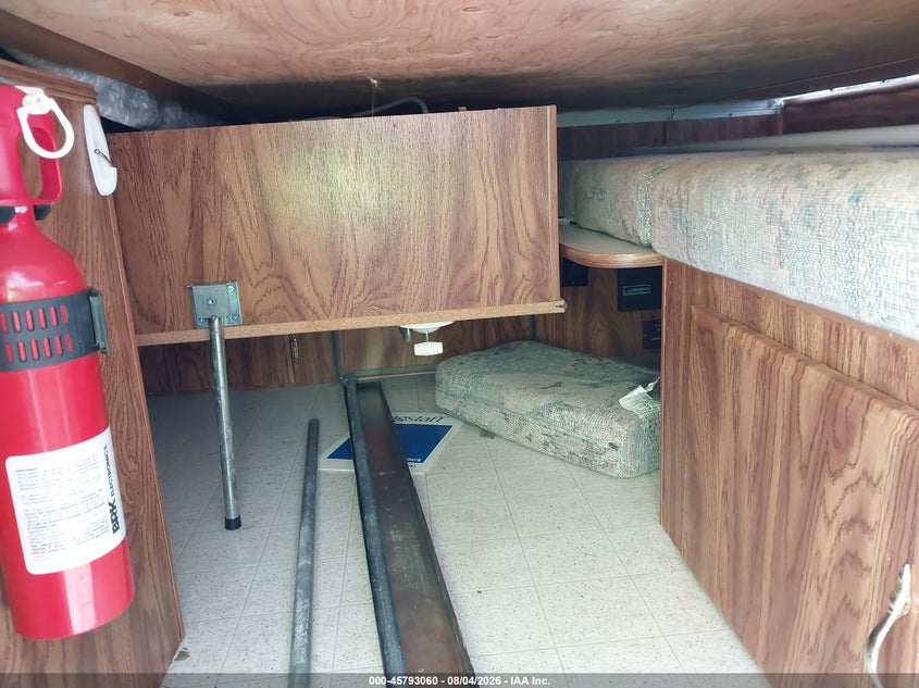 2001 FOREST RIVER FLAGSTAFF 176 LIMITE auction photo 5
