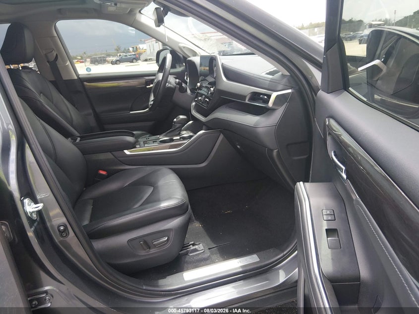 TOYOTA HIGHLANDER - zdjęcie 5