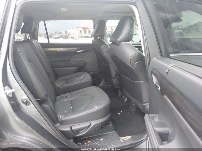 TOYOTA HIGHLANDER - zdjęcie 8